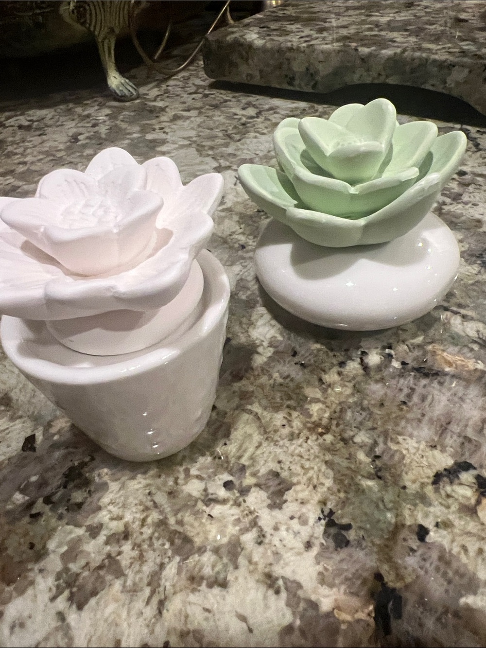 Oil Diffuser White ceramic base, light green and white porcelain/ceramic flower